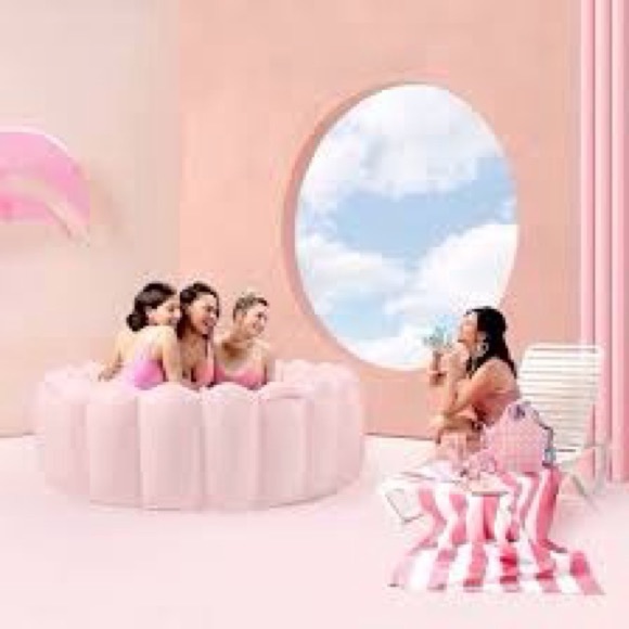 Blushing Palms Pool (PINK) - Picture 2 of 10